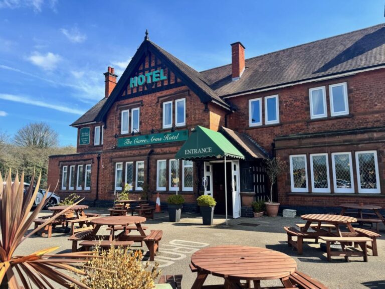 Carre Arms
